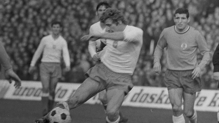 mecz-polska-bulgaria-w-1969-roku-strzela-andrzej-jarosik