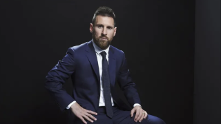 Messi w garniturze