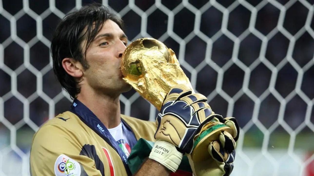 Buffon z pucharem świata