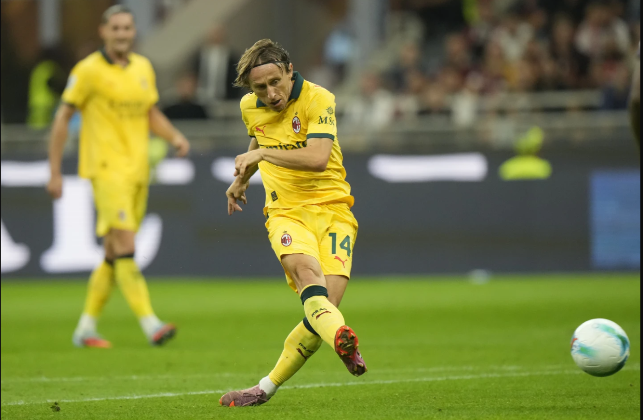 Luka Modrić strzela
